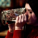 how to detox from alcohol safely at home
